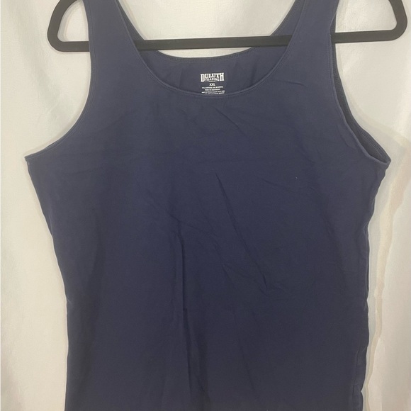 Duluth Trading Co Women's Navy and Burgundy Tank Tops - Picture 6 of 7